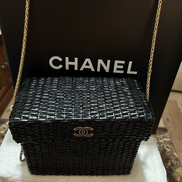 Vintage Rare Authentic Black CHANEL Wicker Bag - Picture 8 of 11
